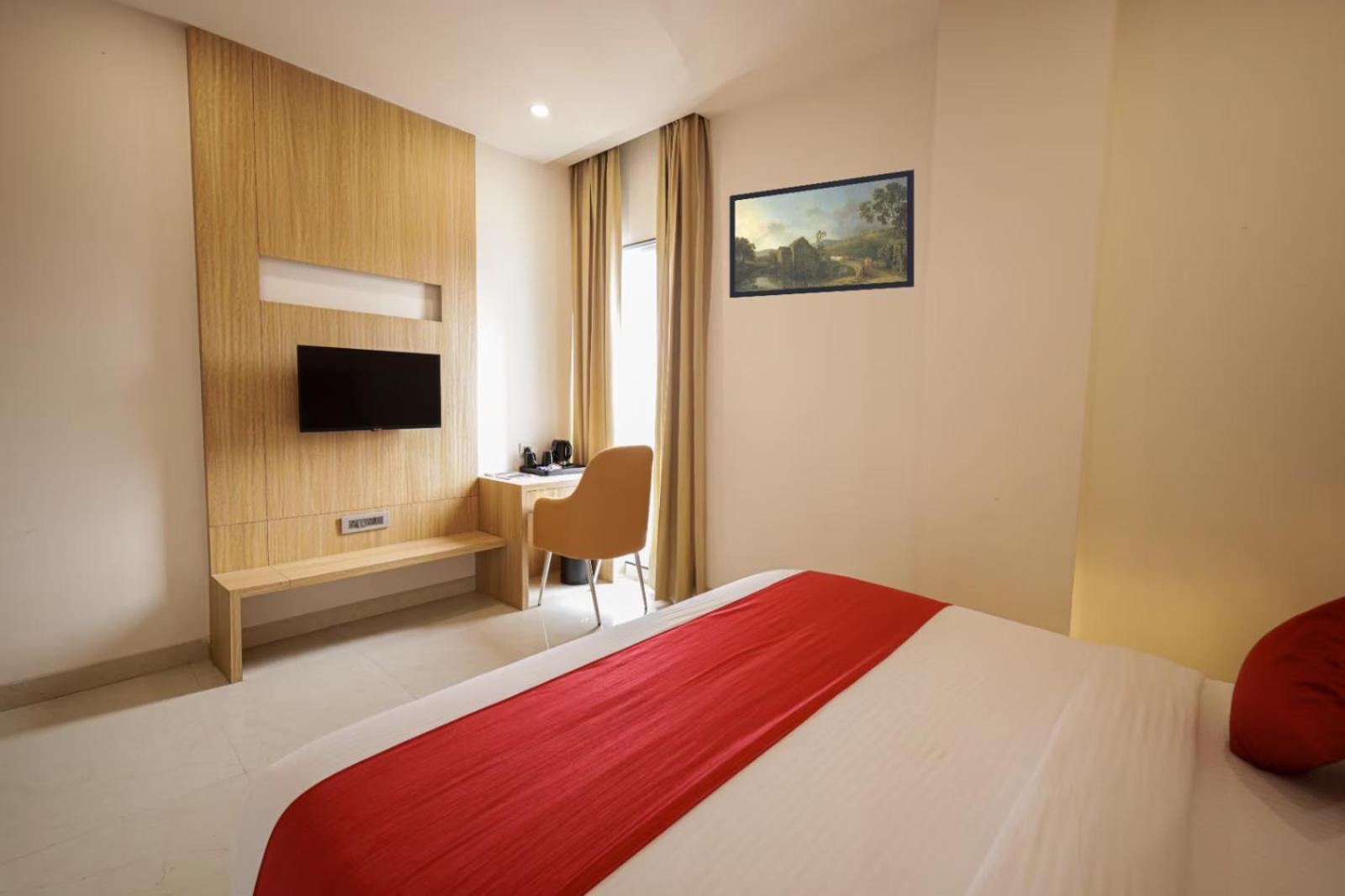 The Royal Legacy Hotel Лакнау Екстериор снимка