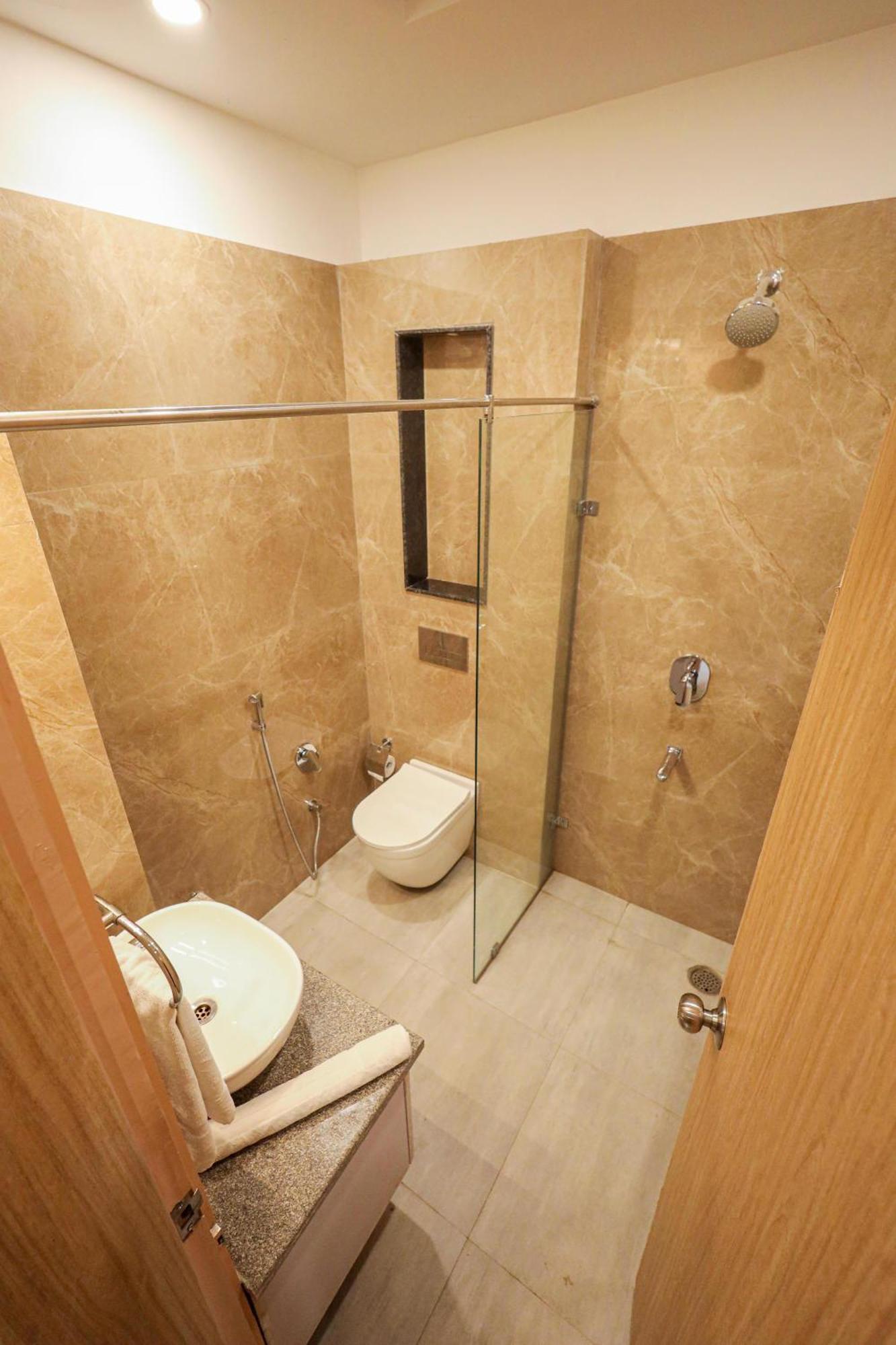 The Royal Legacy Hotel Лакнау Екстериор снимка